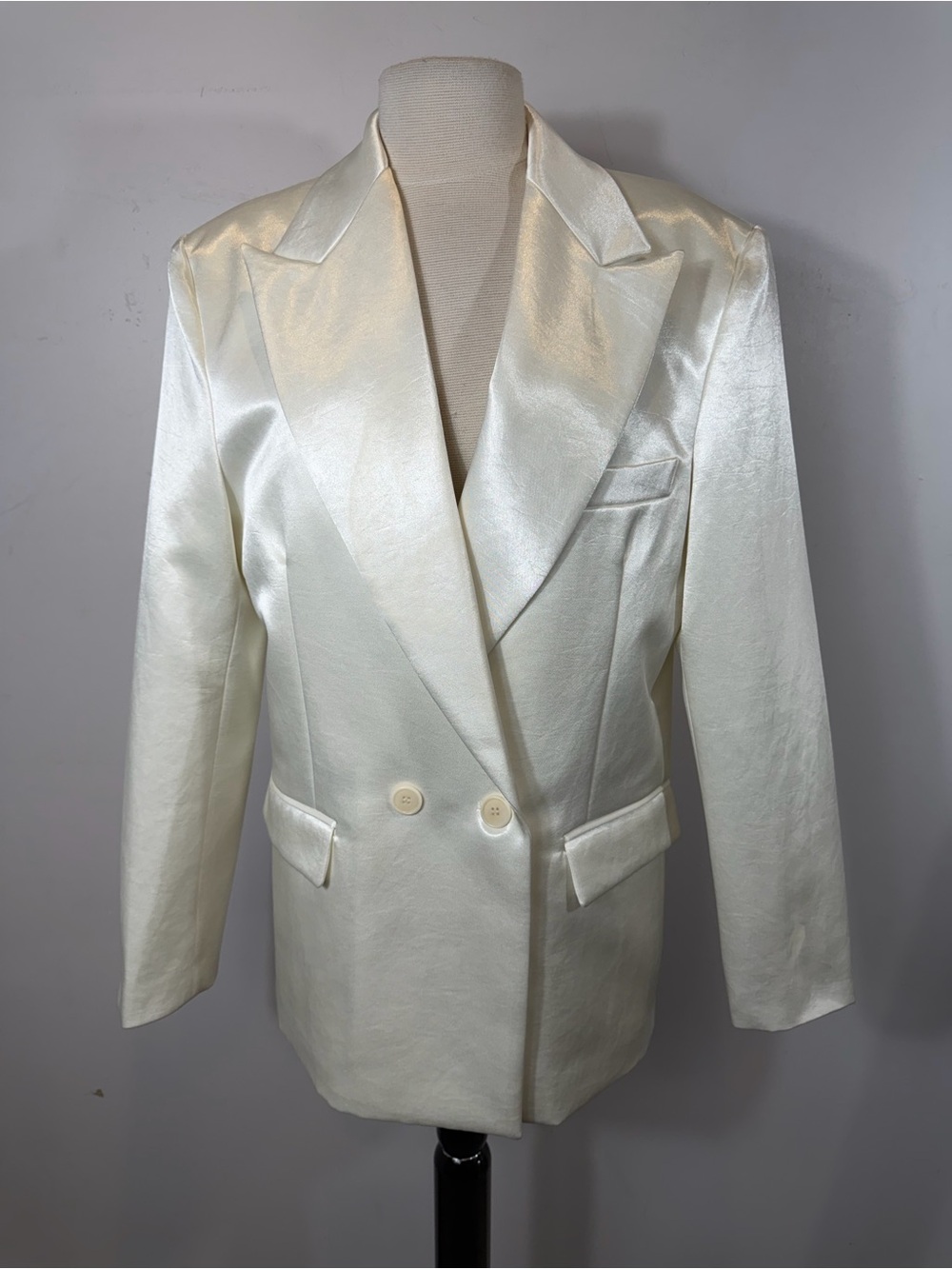 The Frankie Shop Off-White Satin Double-Breasted Oversized Blazer XS/S